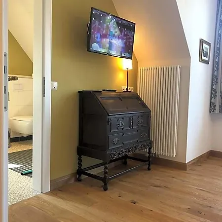 Anno 1848 Hotel Lindern